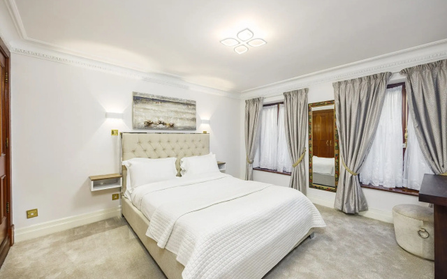 Carlton Court - Mayfair