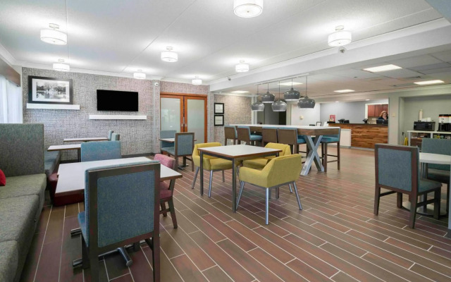 Hampton Inn St. Louis/Westport