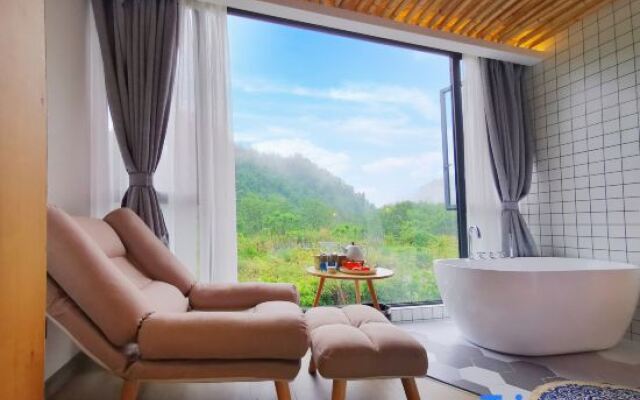 Fanjingshan Mountain and River Sample Homestay