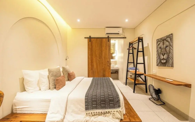 Elegant 4BR Seminyak Villa 10min From the Shore