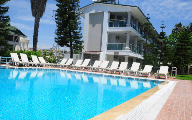Clover Magic Altinkum Park Hotel