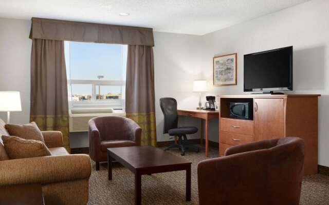 Super 8 by Wyndham Regina