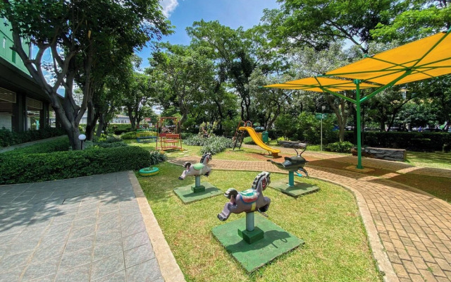 Good Choice And Elegant 2Br At Green Pramuka City Apartment