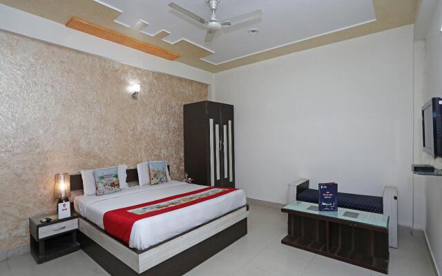 OYO 11005 Hotel Shanti Palace