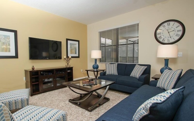 7BR Pool Home In ChampionsGate