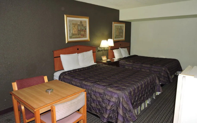 Budget Host Hutchinson