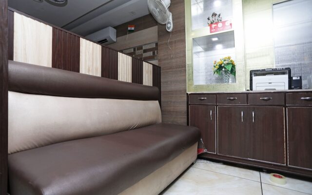 OYO 14017 Abhinandan Residency