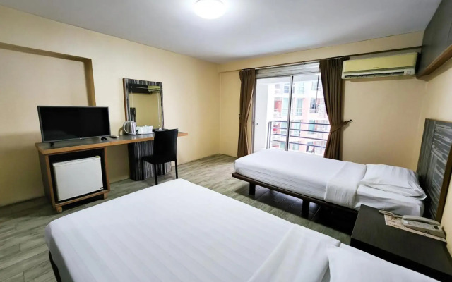 Watana Hotel