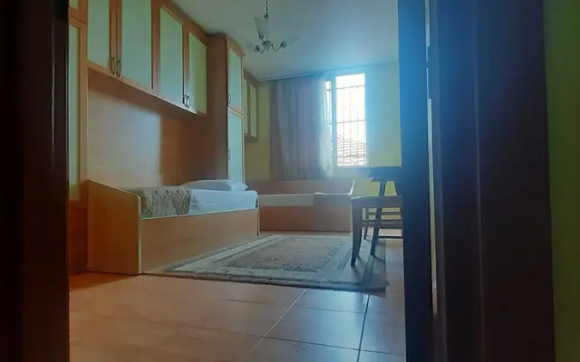 Room-enki's Guesthouse Tirana