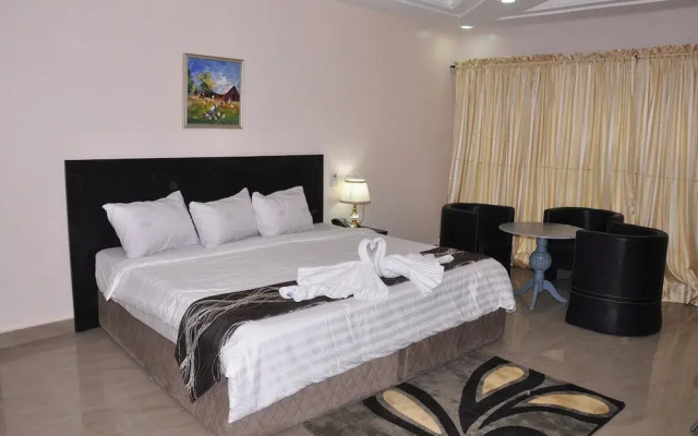 Aaliyah Royale Hotel