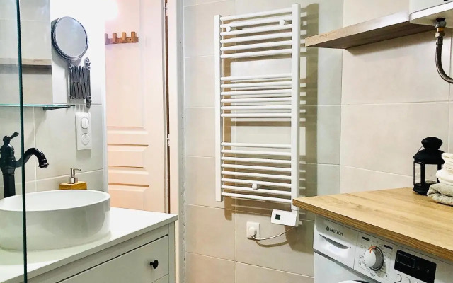 Cosy modern studio in the heart of Nice with AC