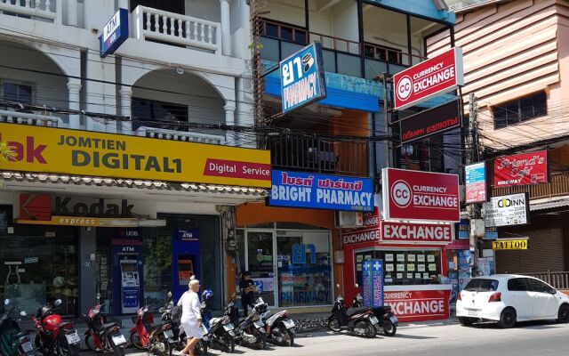 Ons Moeder Restaurant & Guesthouse - 5 (50 meters to the beach)