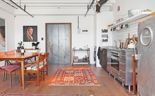 Wolroy House 506 by AirAgents