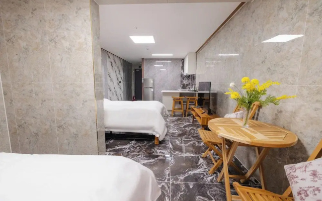 Central Hotel & Residence