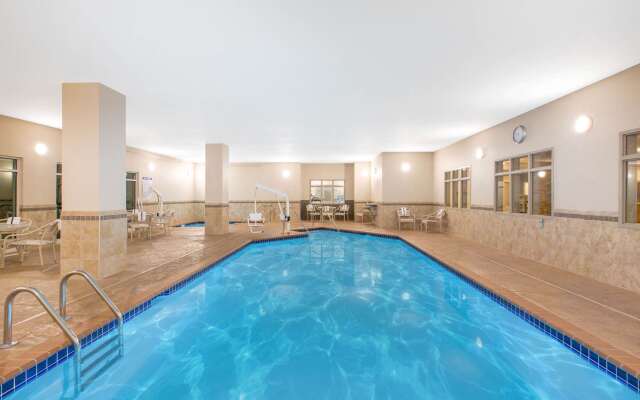 AmericInn by Wyndham Humboldt