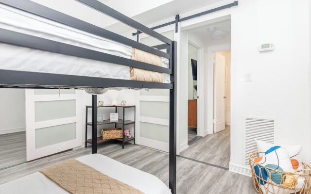 West Deco Boutique Apartments