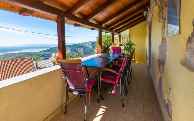 Quaint Holiday Home in Grizane With Swimming Pool