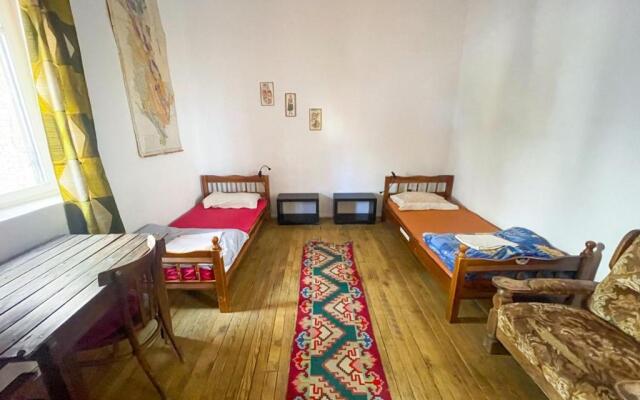 Tirana Backpacker Hostel