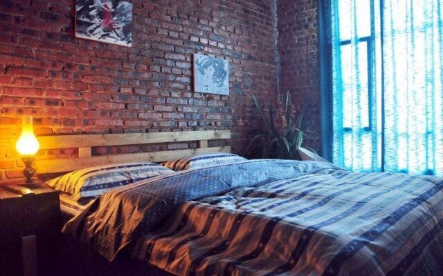 Dali 12 times international youth hostel