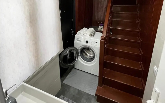 Beautiful Apartment Near Opera in T'bilisi Center