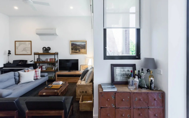 MURRAY, 1BDR Fitzroy Apartment
