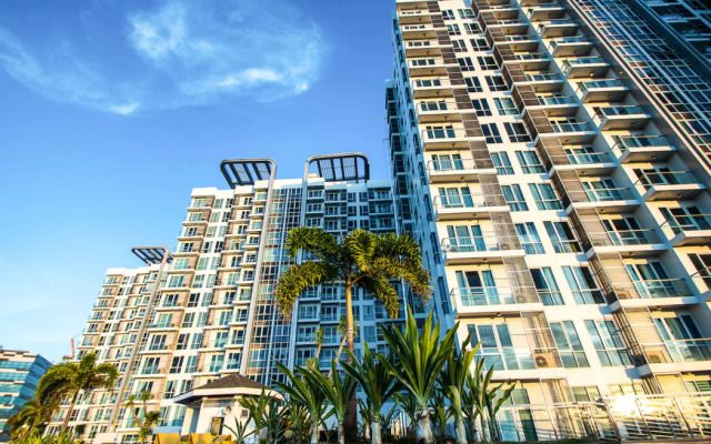 CSuites at 8 Newtown Residences