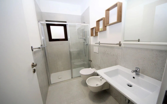 Modern 2 Bedroom Apartment Near Rosolina Beach