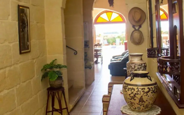 Villayana Gozitan Farmhouse with pool