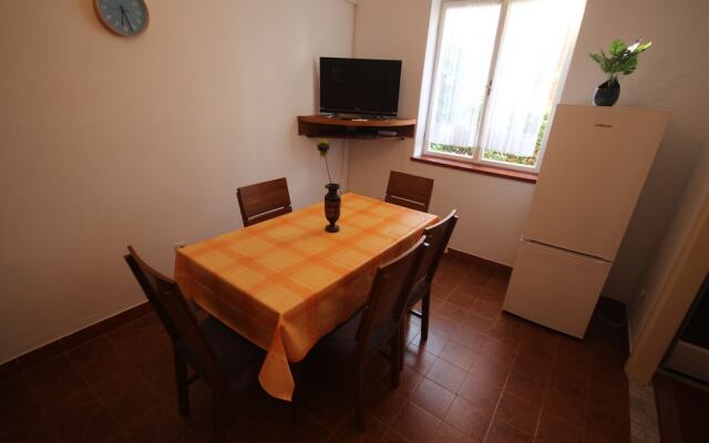 Comfortable Apartment, Zadar Borik, up To 5 Persons