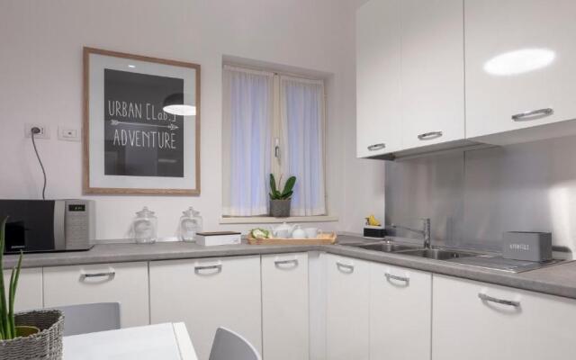 Plum Guide - Paparazzi