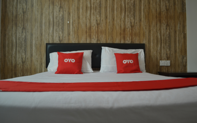 OYO 89715 CK Hotel