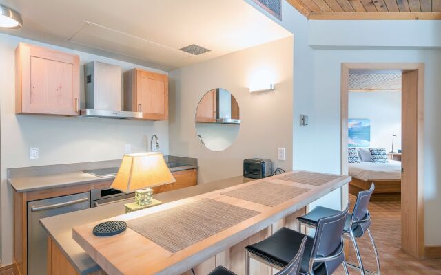Ice House Suites and Condominiums