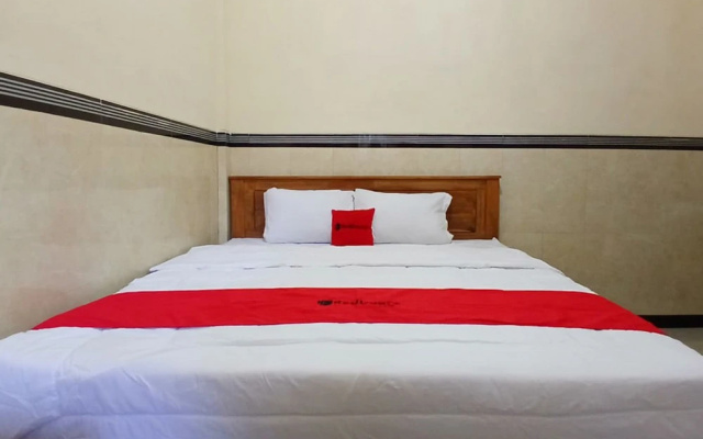 RedDoorz @ Dien Homestay Syariah Alun-alun Pasuruan