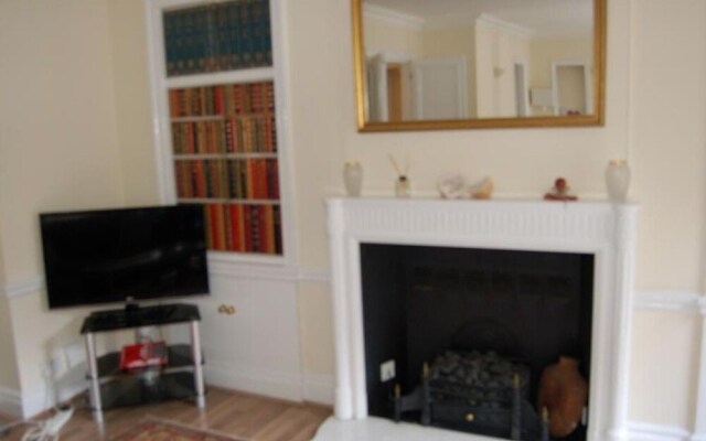 The Elegant Mayfair