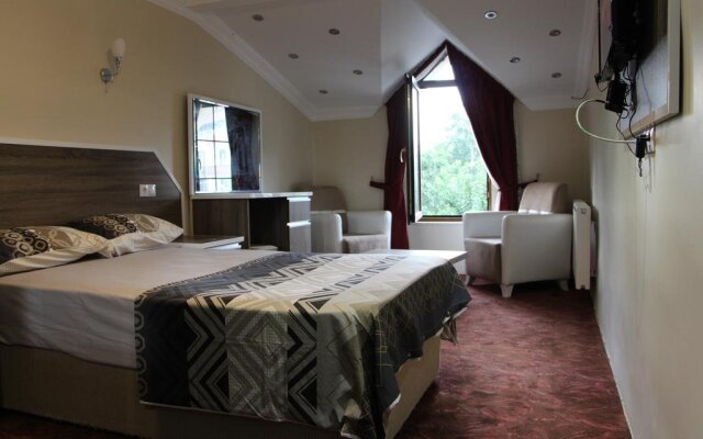 Yanki Otel