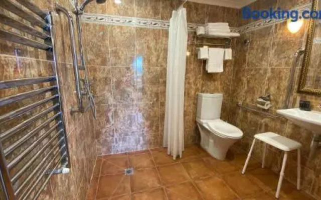 Grand Arden Mercure Monaco Resort