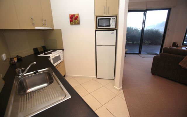 Hilltop Apartments Phillip Island - Adults Only