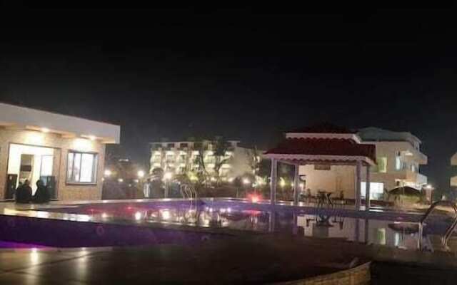 Llyods Beach Resort