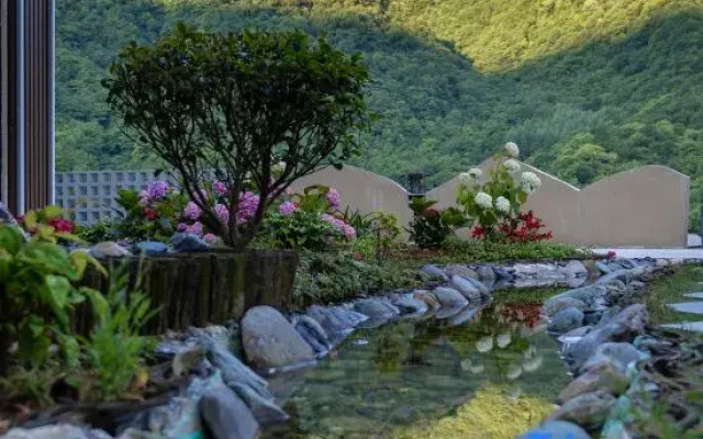 Dawn's Conjecture Wisdom B&B