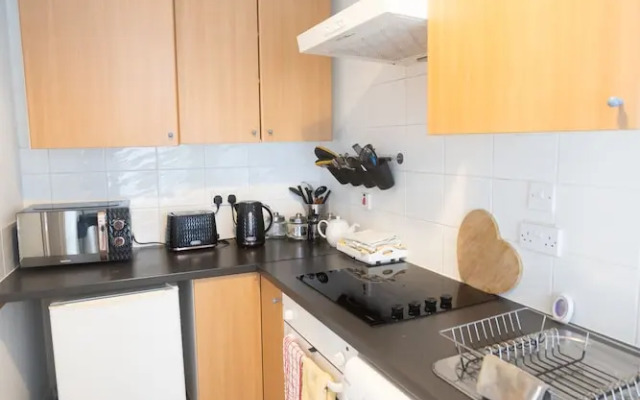 Sandgate 2-bed Apartment in Ayr Central Location