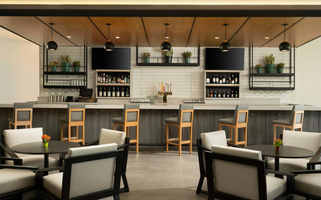 Hyatt House LA - University Medical Center
