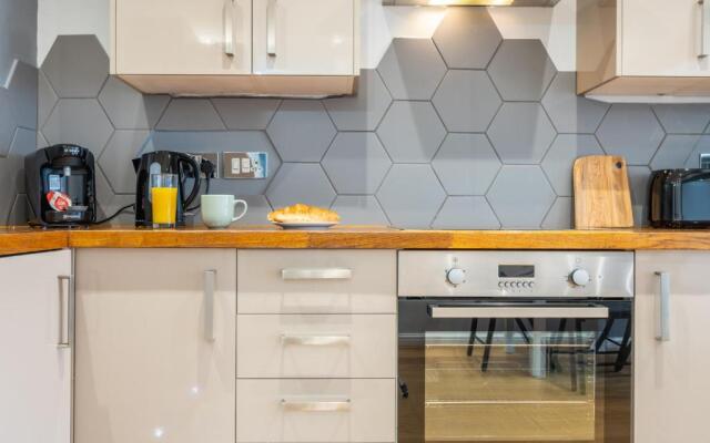 Severn Grove House by Tŷ SA in Severn Grove