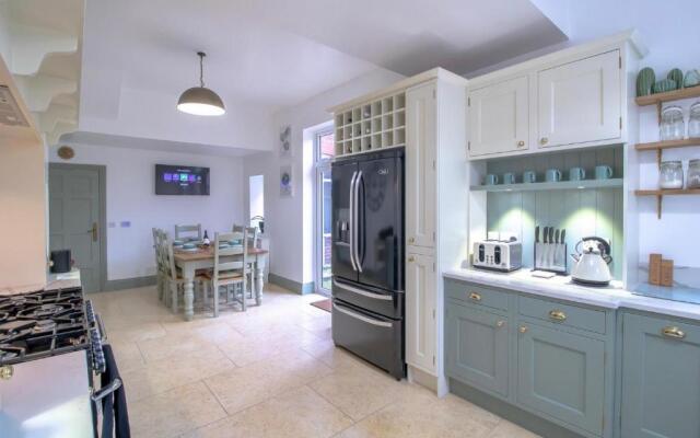 Fabulously Unique 3BD Home Sunderland