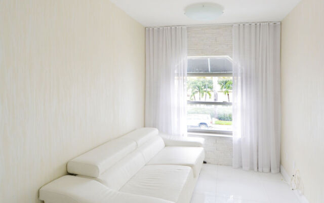 Lincoln Road Apartments