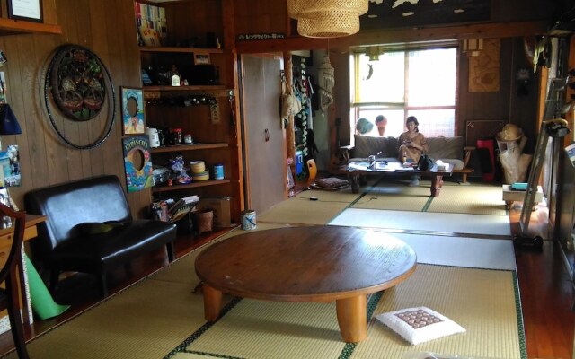 Hotel Hibiscus - Hostel