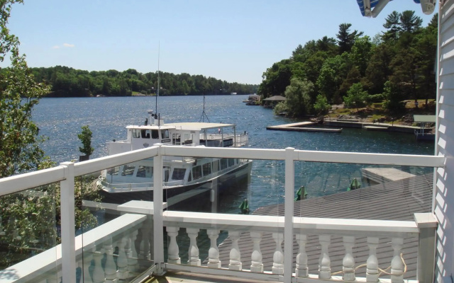 Boathouse Country Inn