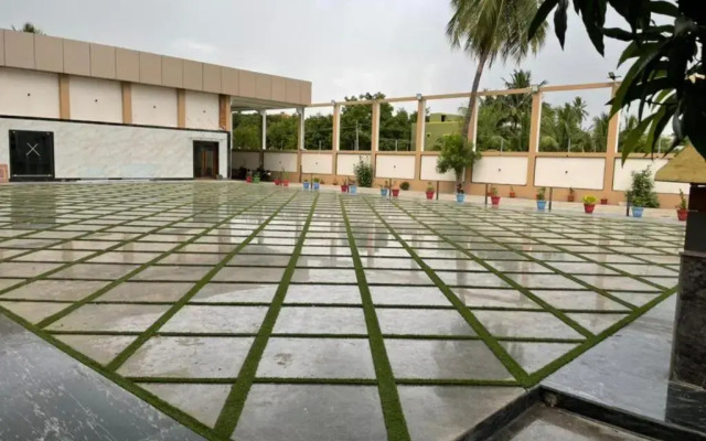 Paras Mahal