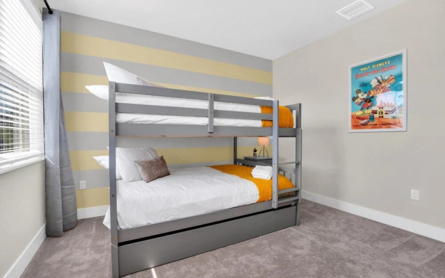 Modern 3BR Townhouse With Pool Near Disney