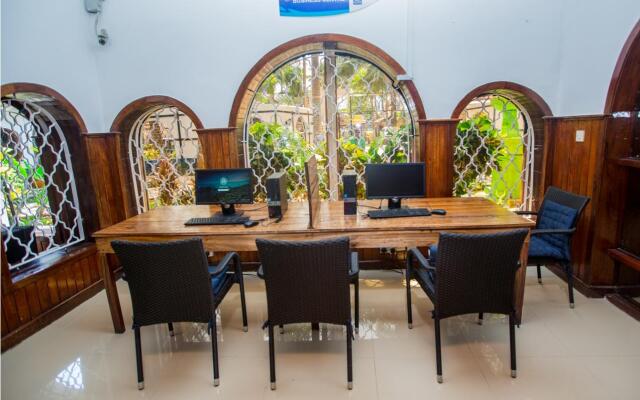 Best Western Jangwani Sea Breeze Hotel