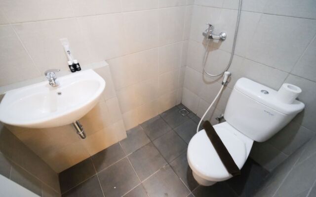 New And Modern Studio At Citraland Vittorio Apartment